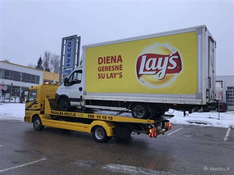 Tralas automobiliui transportuoti