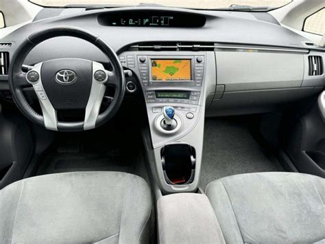 Grafikas, rodantis Toyota Prius kuro sąnaudų palyginimą mieste ir užmiestyje