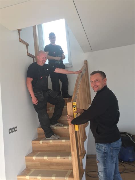 Serviso meistrai dirbantys su spynomis