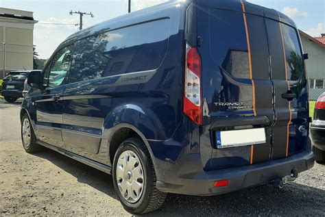 Ford Transit automobilio pakėlimas ir rato nuėmimas