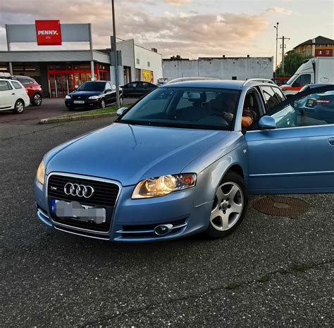 Audi A4 B7 interjero vaizdas su akcentu ant komforto funkcijų mygtukų