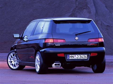 Alfa Romeo 145 automobilio interjeras