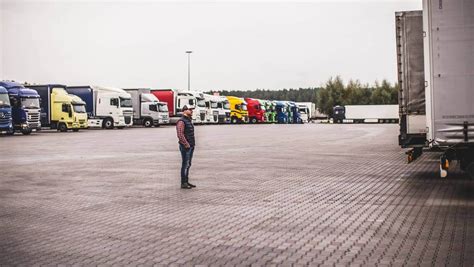 Sunkvežimių stovėjimo aikštelių paieškos programėlė