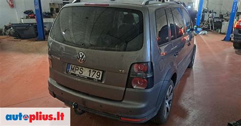 Sandėlis su Volkswagen dalimis