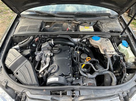 Audi A4 B7 variklio komponentai