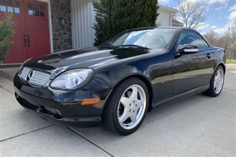 Mercedes-Benz SLK320 automobilis