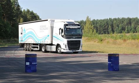 Infografika su sunkvežimių vairavimo kategorijomis