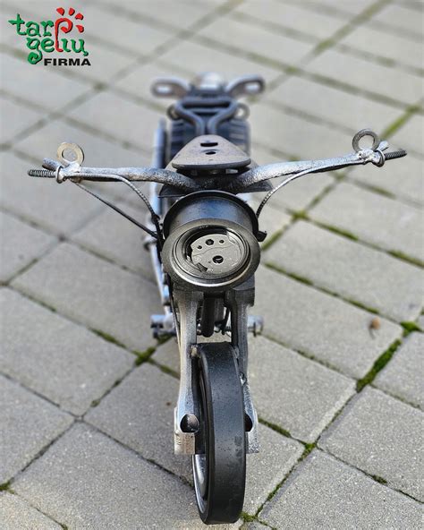 Metalo detalių pavyzdžiai