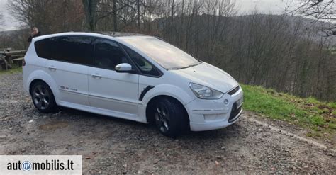 Ford S-Max automobilis, demonstruojantis naują priekinį stiklą