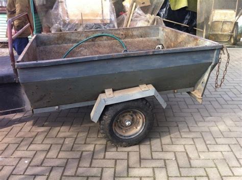 Motobloko priekaba su įvairiais priedais