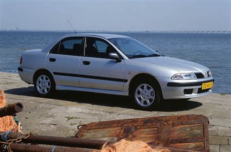 Mitsubishi Carisma 2000 m. variklio skyrius