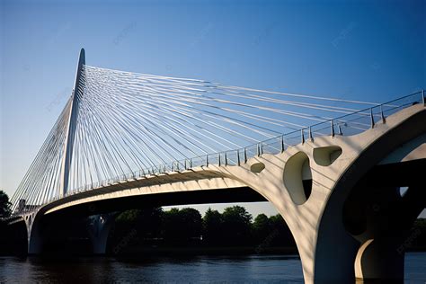 Schema, vaizduojanti Symphony Bridge ryšį tarp skirtingų sistemų