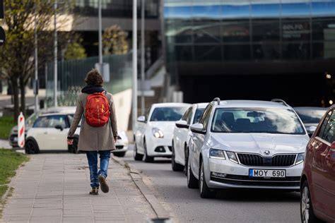 Paveikslėlis, iliustruojantis automobilio ventiliatoriaus veikimą mieste