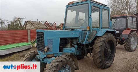 MTZ Belarus traktorius laukuose