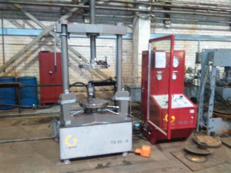 Amortizatoriaus bandymų stendas