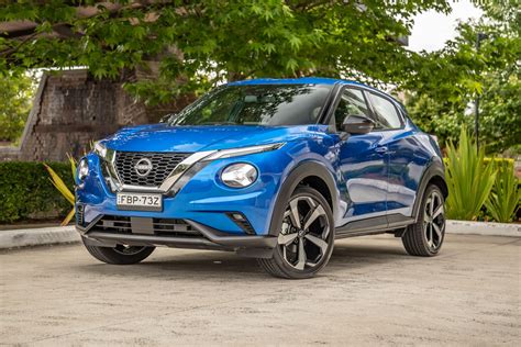 Nissan Juke priekinio lango dizainas