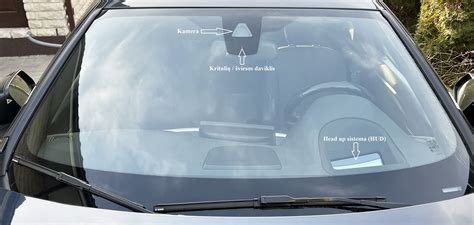 Apledėjęs automobilio priekinis stiklas