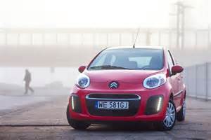 Infografika: svarbiausi patarimai pradedantiesiems vairuotojams