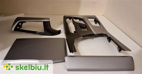 Salono apdailos detalės automobilyje