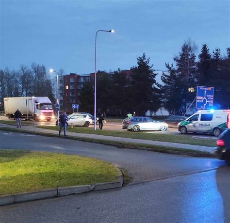 automobilių avarija sankryžoje