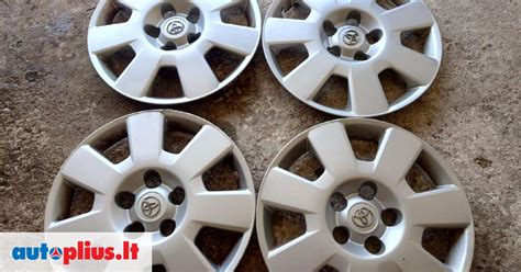 Skirtingų stilių Toyota ratų gaubtai