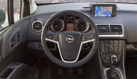 Opel Meriva interjeras su FlexRail sistema