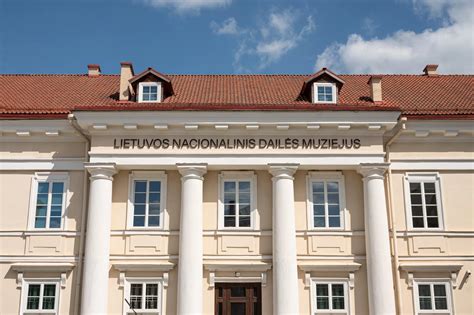 Tramvajaus evoliucija nuo arklių traukiamų iki modernių elektrinių