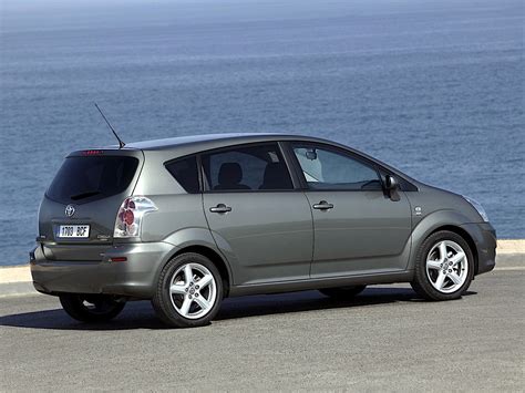 Toyota Corolla Verso automobilio priekis