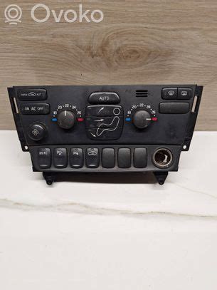 Volvo S80 interjeras su klimato kontrolės bloku