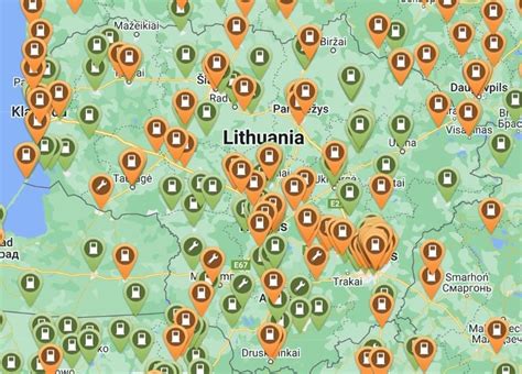 Žemėlapis, rodantis elektromobilių įkrovimo stotelių pasiskirstymą Lietuvoje.