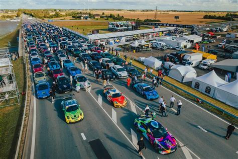 Grafikas su populiariausiomis sportinių automobilių nuomos paslaugomis