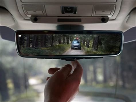 Land Rover Defender PIVI sistema ir ClearSight veidrodėlis