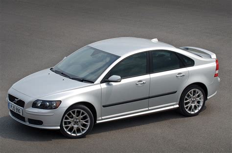 Volvo S40 2004 m. modelio priekis