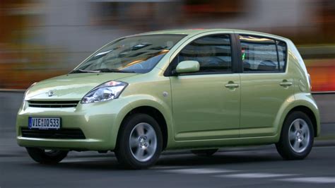 Daihatsu Sirion 1.3 4WD šoninis vaizdas