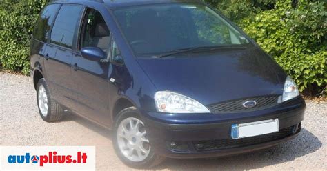 Ford Galaxy automobilis su skirtingais ratlankiais