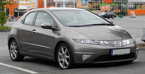 Honda Civic VIII interjeras