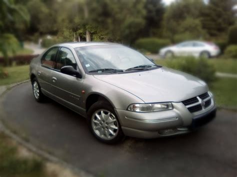 Chrysler Stratus su V6 varikliu