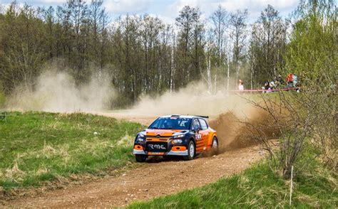 Dakaro ralio automobiliai ir ekipažai