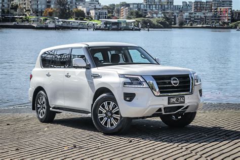 Nissan Patrol automobilis