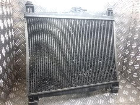 Automobilio aušinimo radiatorius