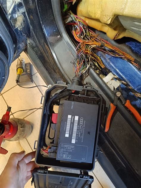Automobilio elektros instaliacijos jungtys