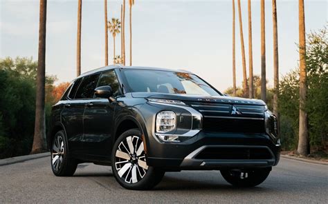 Mitsubishi Outlander automobilio nuotrauka