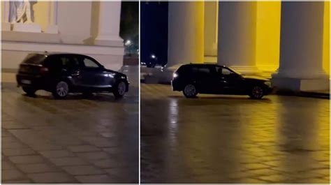 BMW automobilis Katedros aikštėje