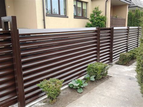 Pavyzdžiai skirtingų tipų tvorų