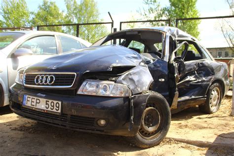 Konfiskuoti automobiliai laukiantys pardavimo
