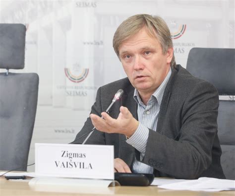 Direktorius Arūnas Vaišvila su motociklu