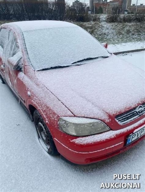 Nuotrauka: Opel Astra su švariu galiniu stiklu
