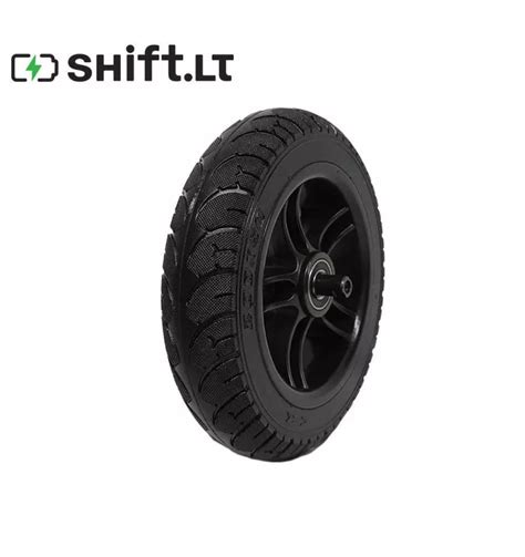 Automobilio ratas su sumontuota padanga