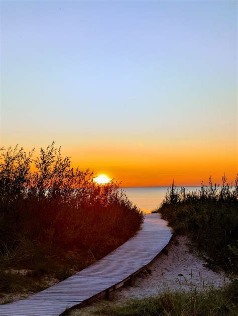 Saulėlydis prie jūros