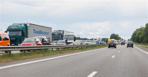 Sunkvežimių ir automobilių susidūrimas greitkelyje